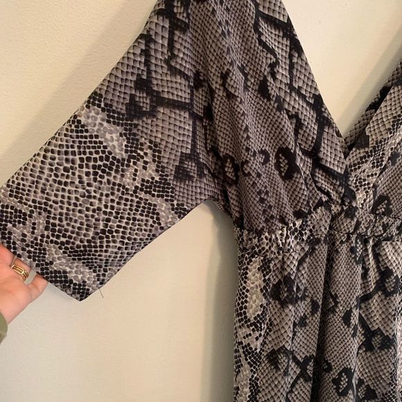 [Backless] Black/Gray Python Print Dress - Small - Picture 2 of 5